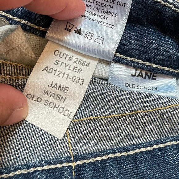 AMO‎ Jane Micro Flare Jeans, Old School Wash, Distressed, Size 27, EUC - Picture 7 of 8